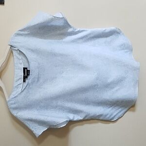 GIANNA PALE BLUE & WHITE LIGHTLY PRINTED SHORT-SLEEVED BLOUSE SZ M EUC